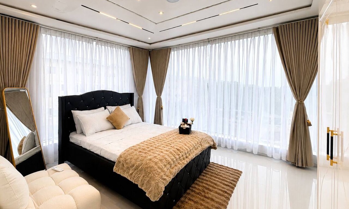 Sakumono Apartment | 1 + 1 Spa tub. Rooftop Lounge. Airport Pickups/Drop offs
