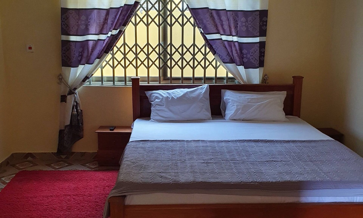 North Legon House | 2 Bedroom ensuite executive apartment, 3 baths, 3 toilets