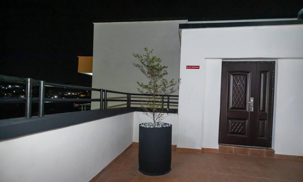 Accra Apartment | 3 Bed Deluxe Apartment - Wifi, Parking, Aircon