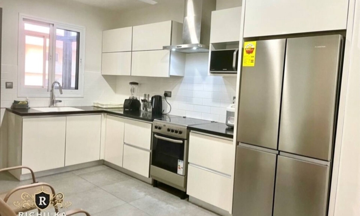 Accra Apartment | 3 bedroom Apt cityview with swimming pool and 24hr security