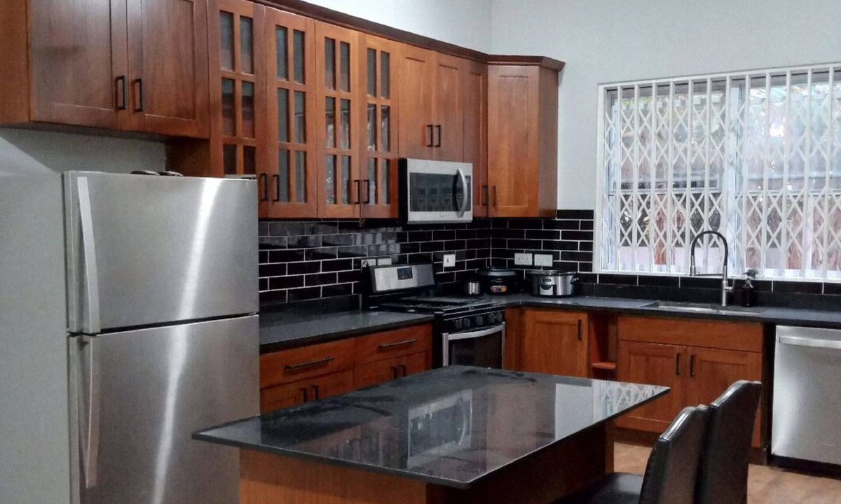 Agblesia House | 4 Bedrooms Family House Sakumono