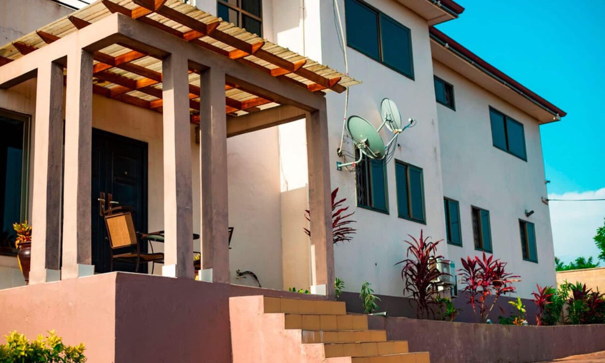 Cape Coast House | 7bed, 5bath Villa by Castle, Kakum, UCC and Elimina
