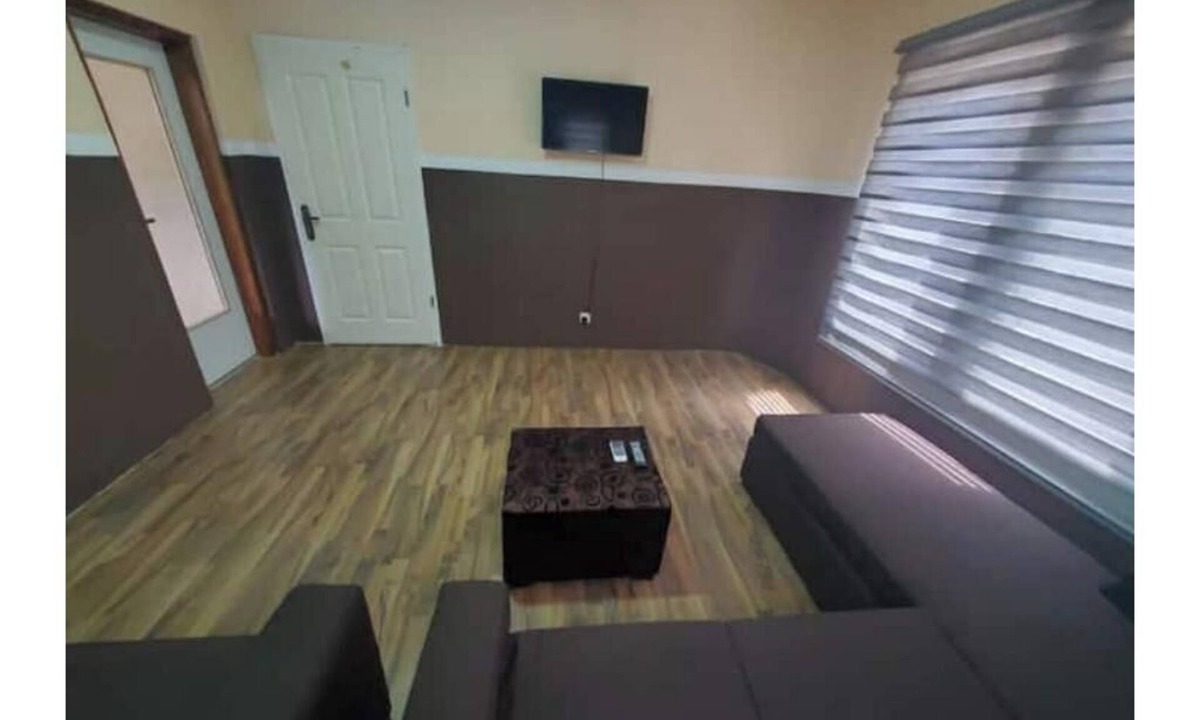 Weija Apartment | Affordable Apartment with Living Room & Bathtub