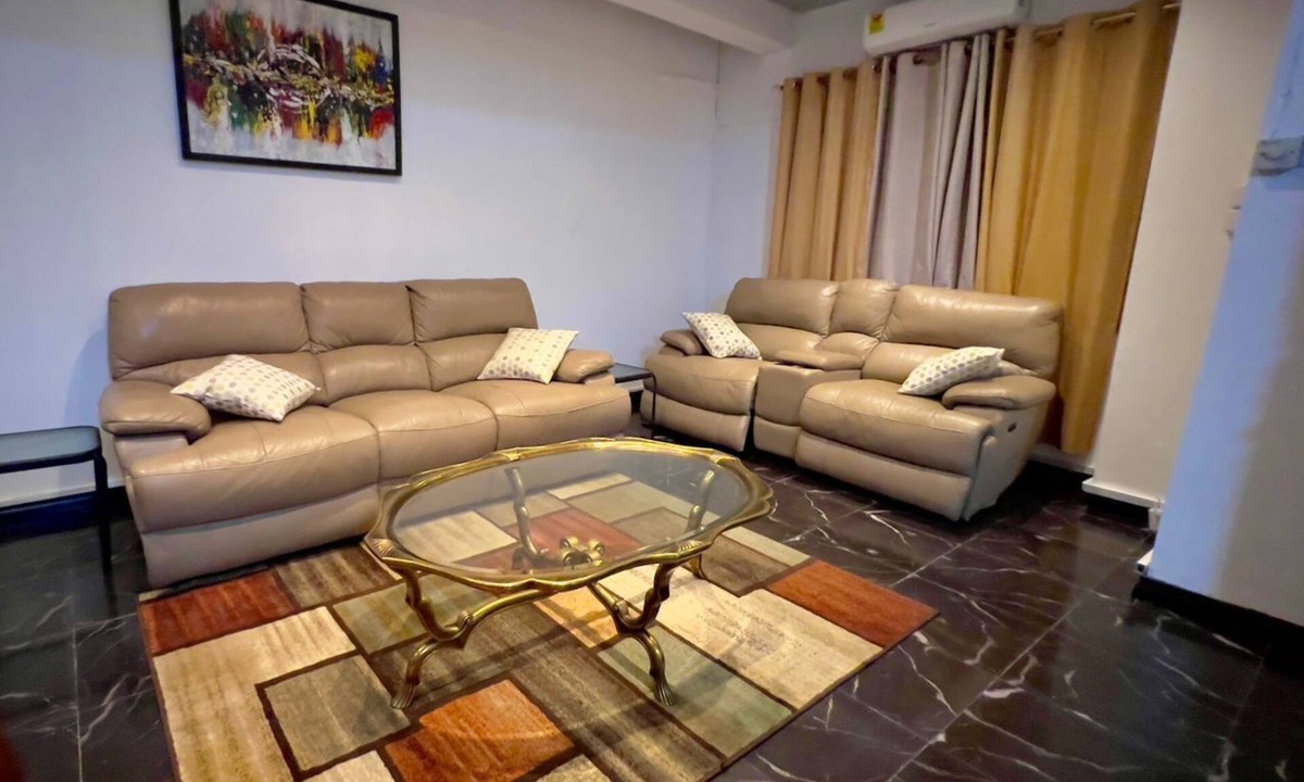 Osu Apartment | Ako-Adjei Lodge