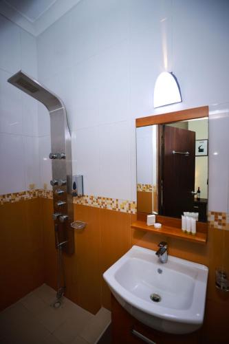 Labone House | Akwaaba Fie