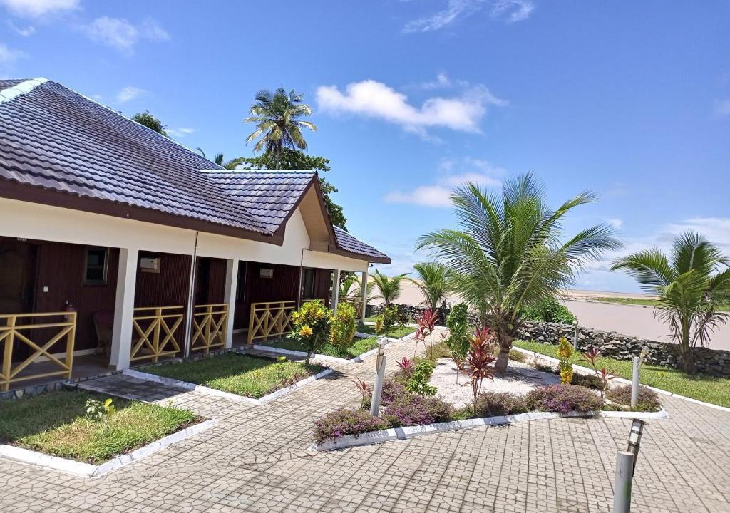 Axim Hotel | Ankobra Bridge Hotel and Resort