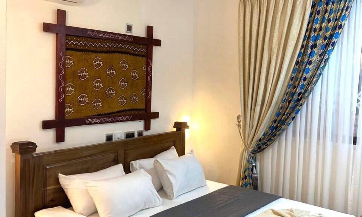 Kumasi House | Asantewaa Premier Hotel