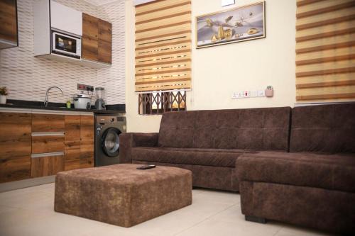 Madina Apartment | Aurelia Premium 1-Bedroom Apartment in Adjiriganor