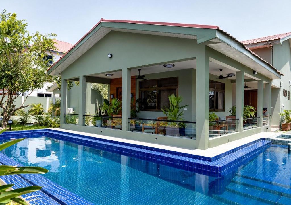 Teshie Hotel | Château NaNa Willine
