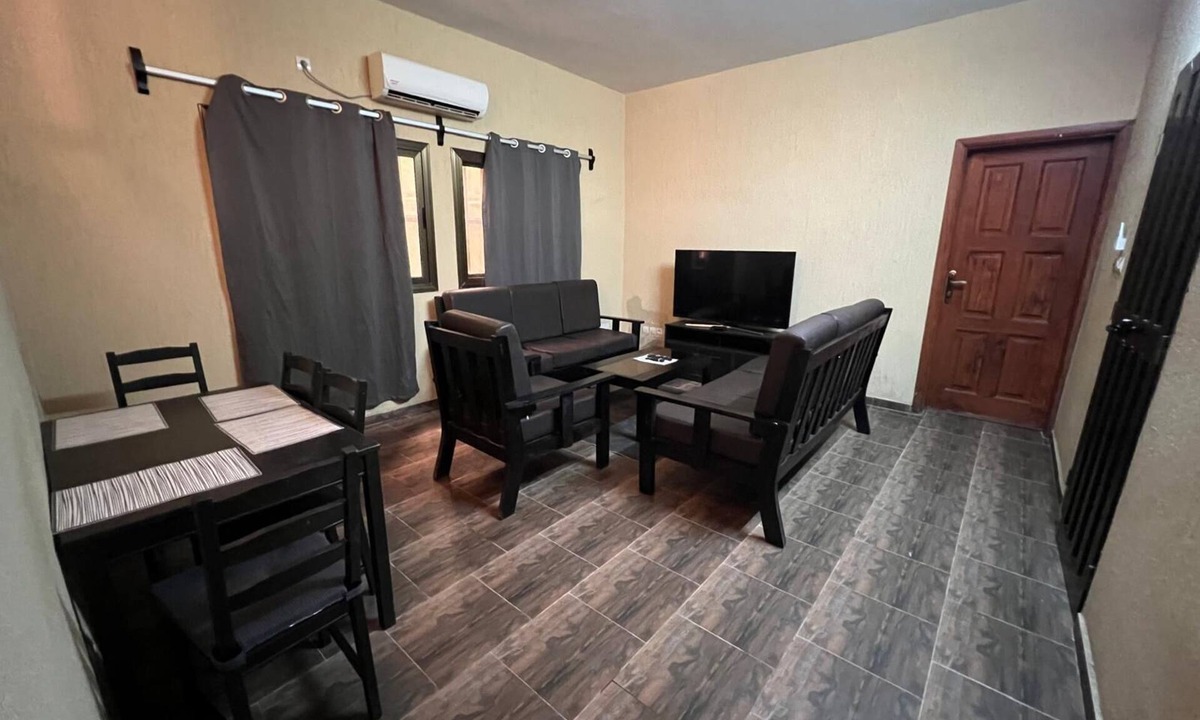 Lome Apartment | Charming 2 Bedroom Apartment - Quiet , 5mn to beach. Free fast wifi