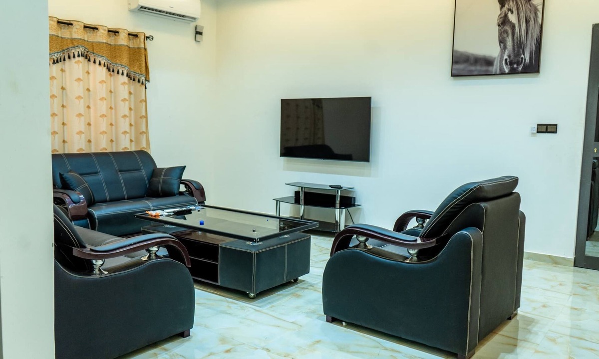 Lome Apartment | Chic 1-bedroom with AC and WiFi in awesome Lomé security agent