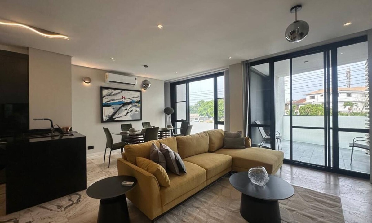 Labone Apartment | Cozy 2BR Apartment in Upscale Labone, Accra - (Renner’s Place)