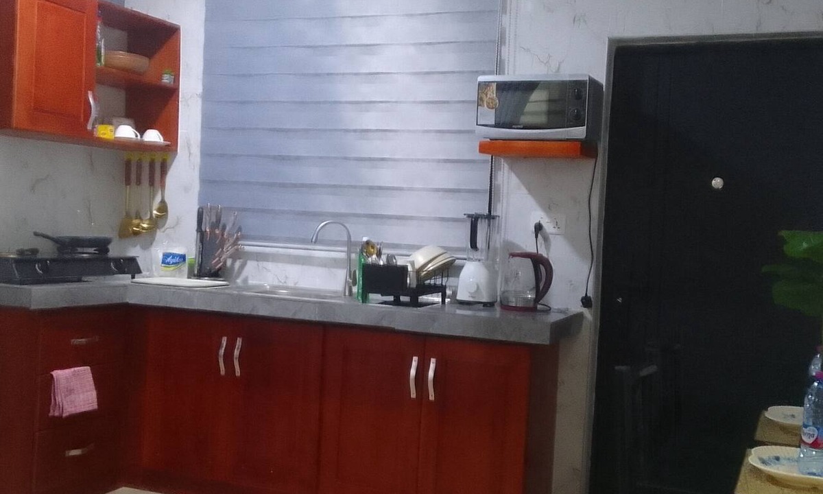 Sunyani Apartment | Cozy chamber & hall apartment in Sunyani with AC, free WiFi & furnished kitchen