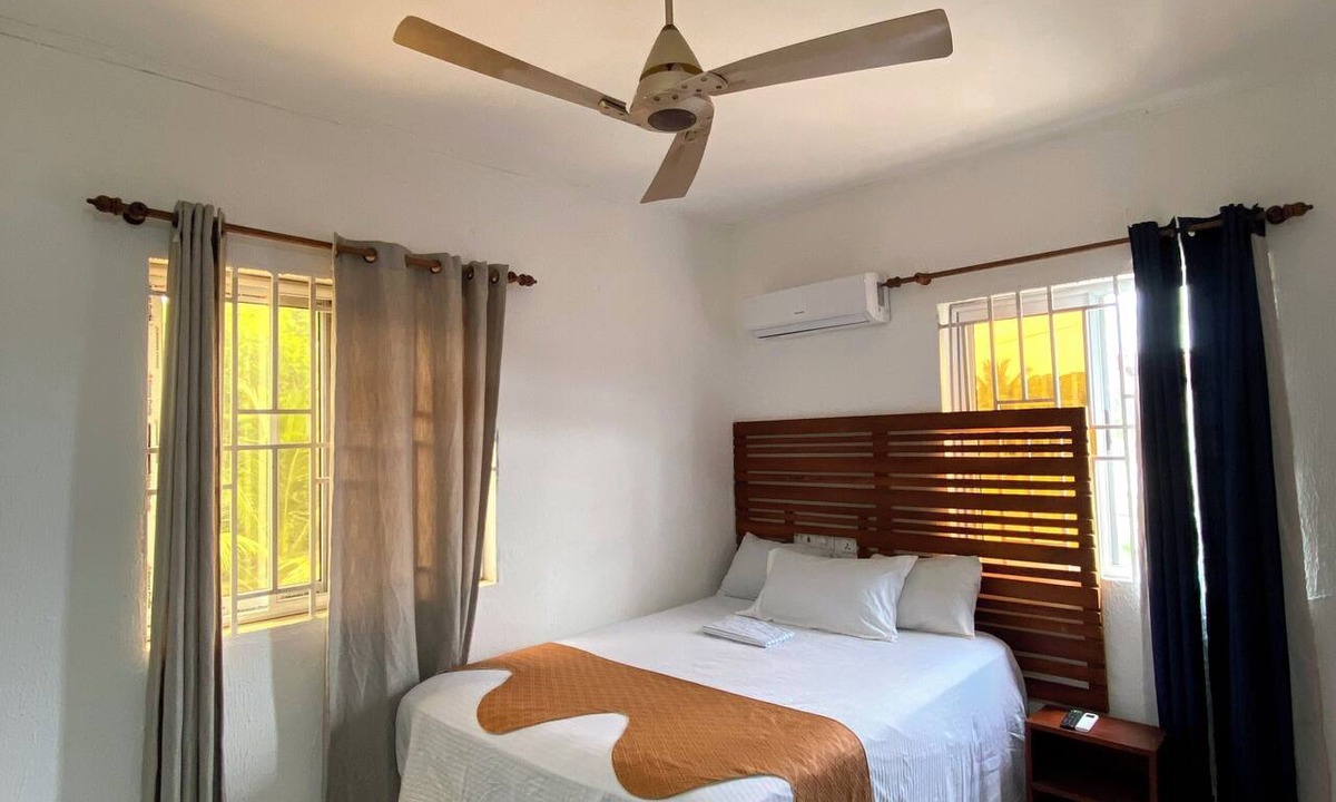Elmina House | E-Town City Guest House