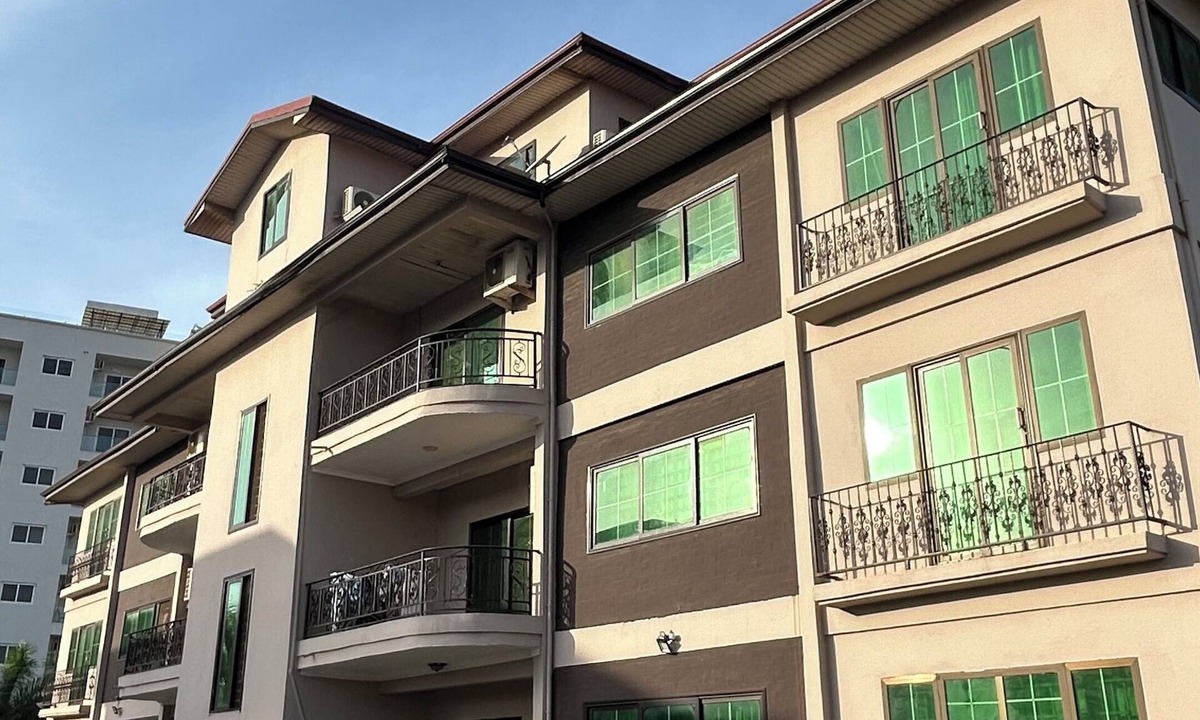 East Legon Apartment | Elegant 3-Bedrrom Apartment Perfect For Families and Groups