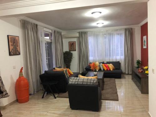 Greenhill Apartment | Exquisite 2 Bedroom Apartment for Family with Pool
