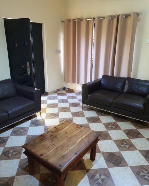 North Legon Apartment | FANTASTIC APARTMENT, TRAVELER AWARD WINNER 2024, 1 ensuite bedroom, WIFI, air condition, separate living room, 2 toilets, 2 walk in shower rooms, hot water, separate kitchen, restaurant, bar, garden, 24 hour security, 20 minutes airport, North Legon Accra