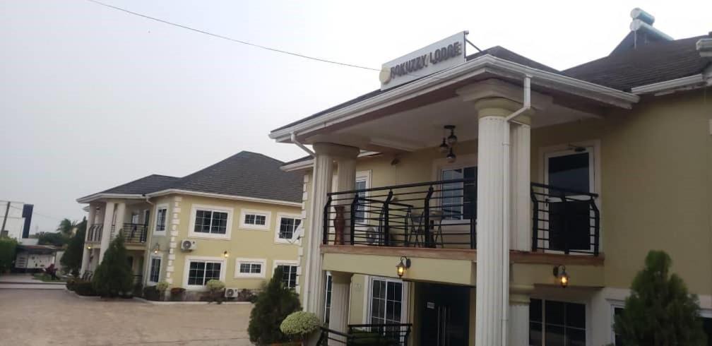 Madina Hotel | FOKUZZY LODGE