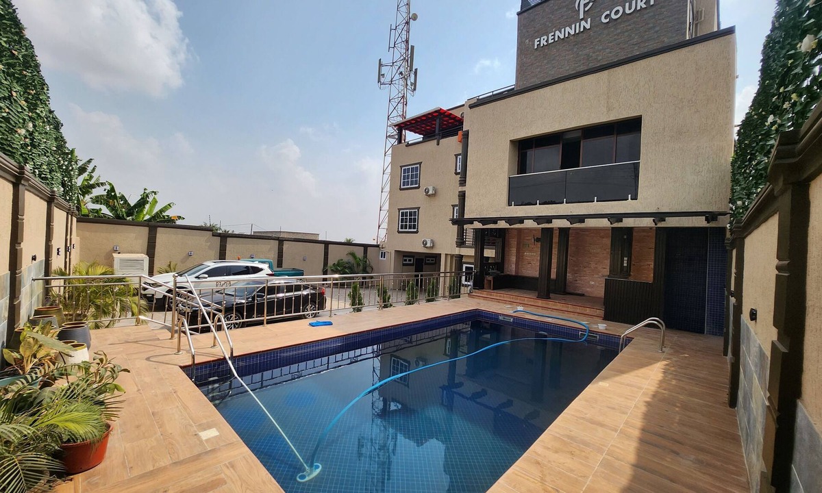 Accra Apartment | Frennin Court is a luxury apartment's in Accra. 20 minutes drive to the airport.