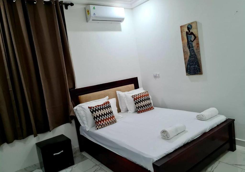 Adenta Apartment | Gorgeous Quiet & Comfy-Close to Highway-Parking