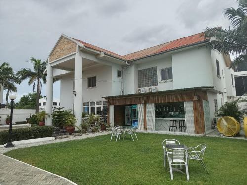 Nungua Hotel | Hamburg Home Lodge