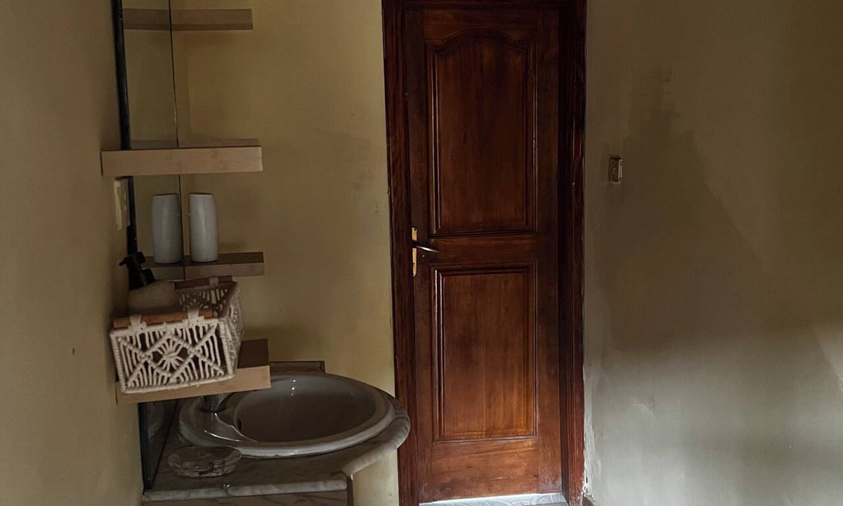 East Legon House | Ideal Blend of Style & Location – Spacious 5-Bedroom Home in East Legon