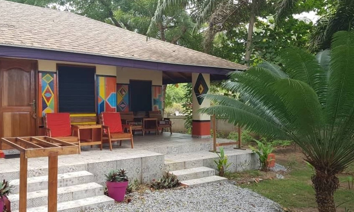 Ampenyi Hotel | Ko-Sa Beach Resort
