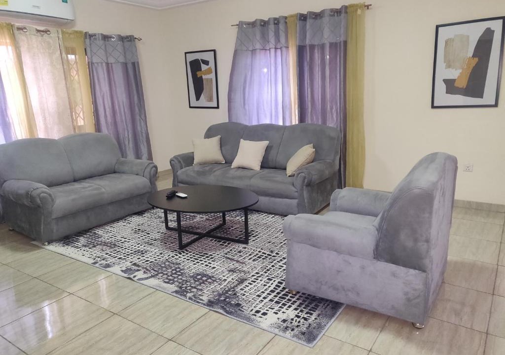 Nungua House | Lakeside Lodge