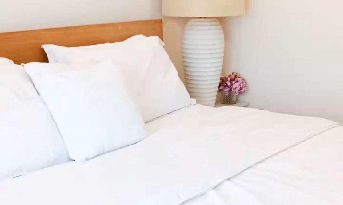 East Legon Apartment | Legacy Unit - Central Yet Serene - Pool & Fast WiFi