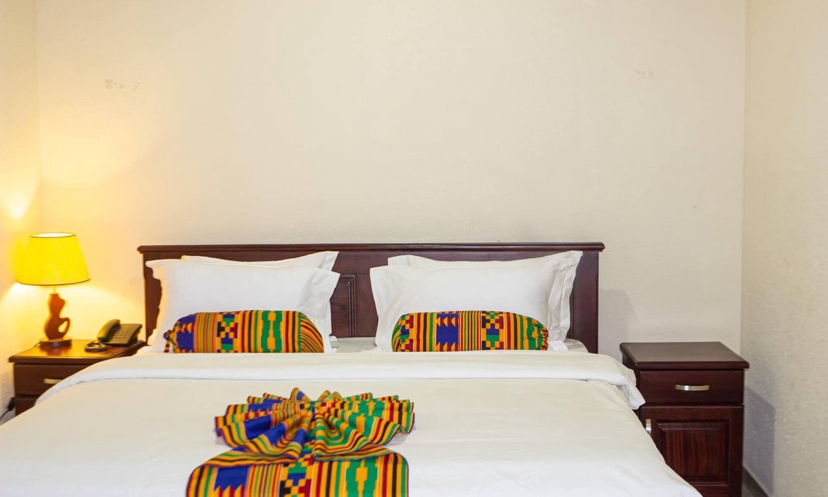 Accra Hotel | Lou Ralph Hotel