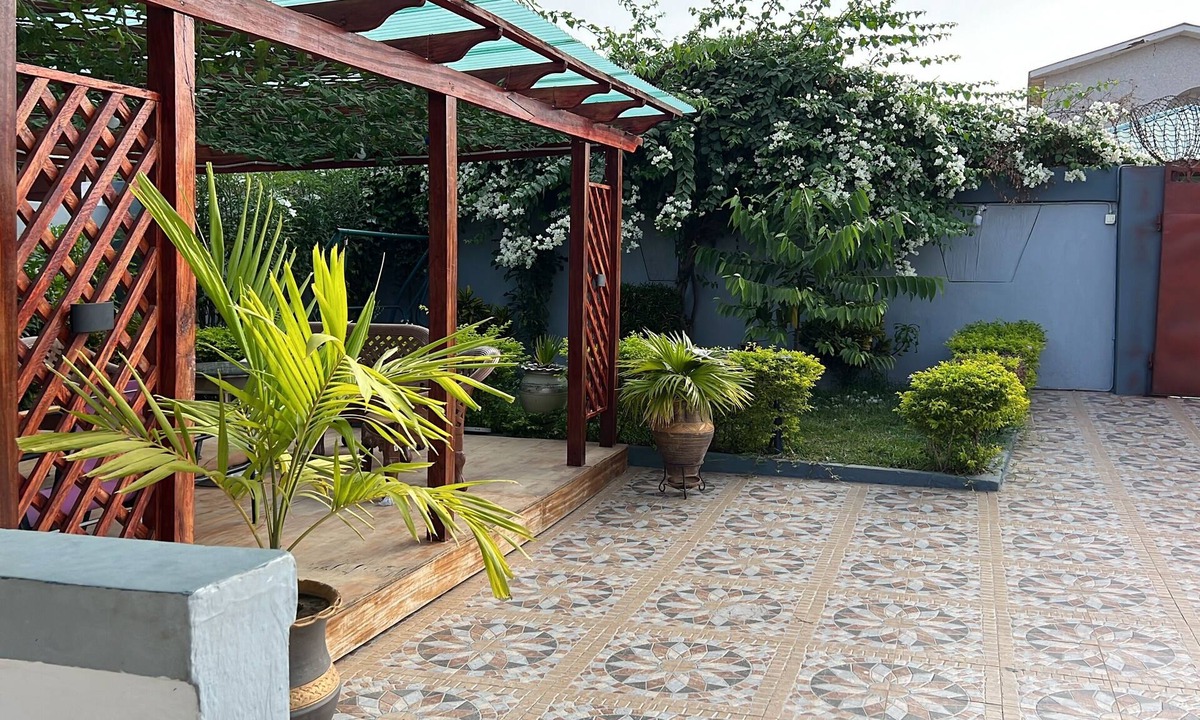 Gbawe House | Lovely 3 bedroom house + free parking space