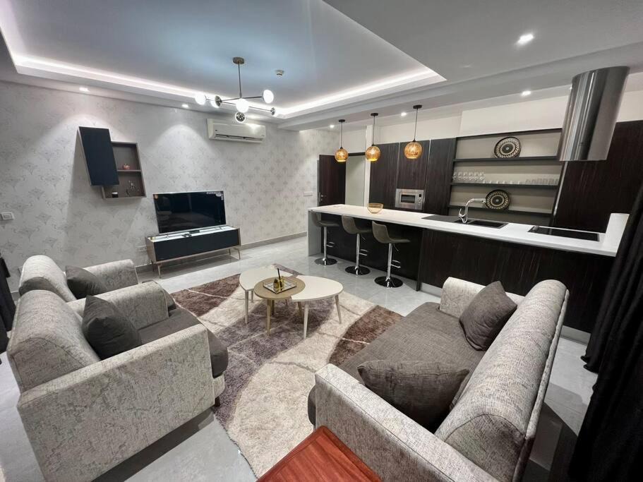 Accra Apartment | Luxurious Mirage 2 Bed with Pool & Gym