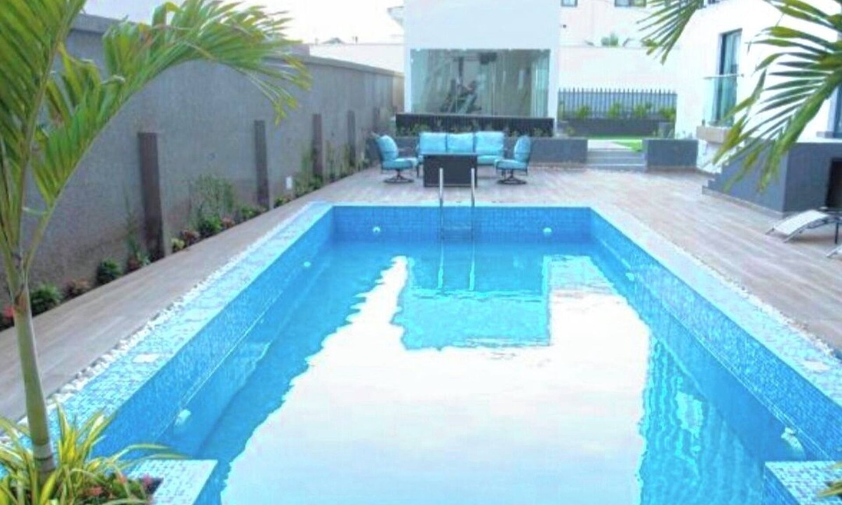 East Legon Apartment | Luxury 1BR Loft with City Views – Accra Ghana