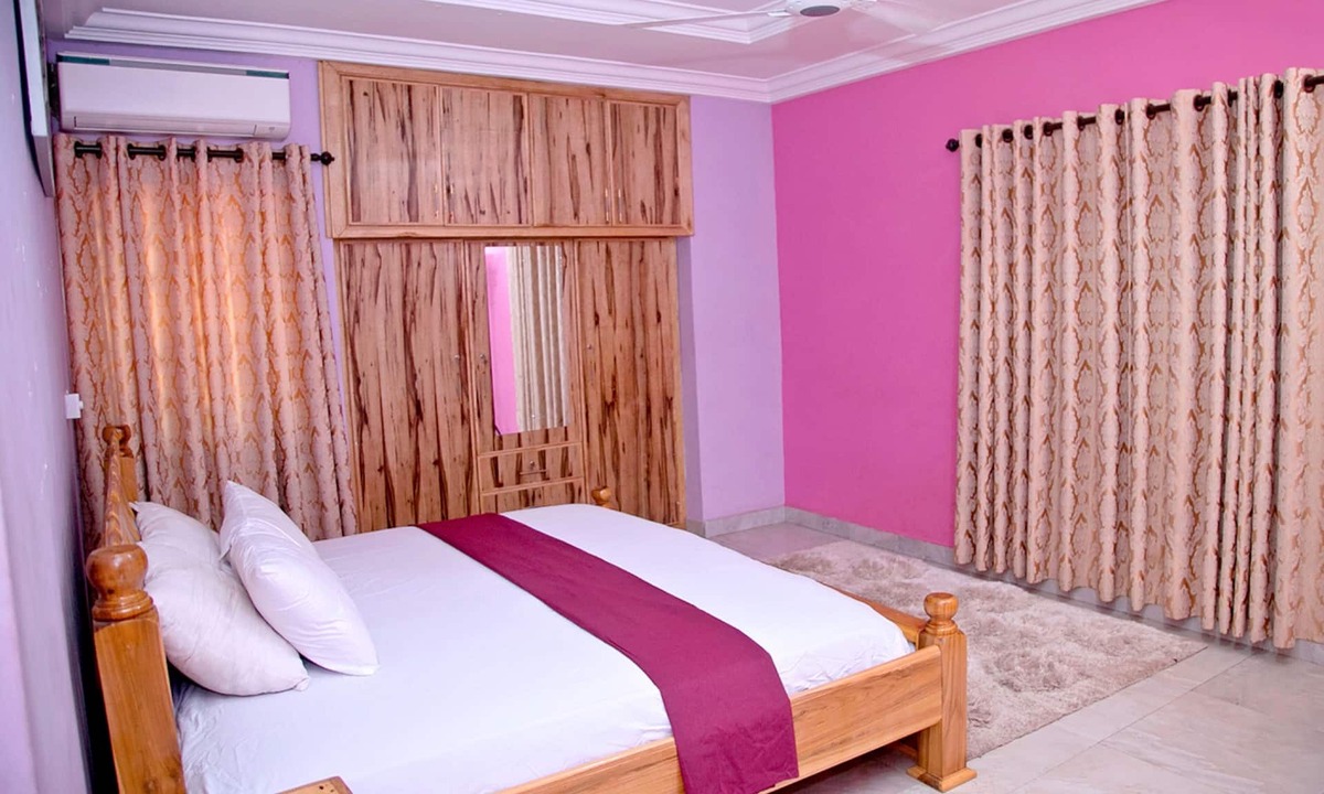 Taifa Hotel | Mays Haven