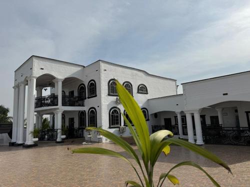 Sunyani House | Miky Hillside Lodge