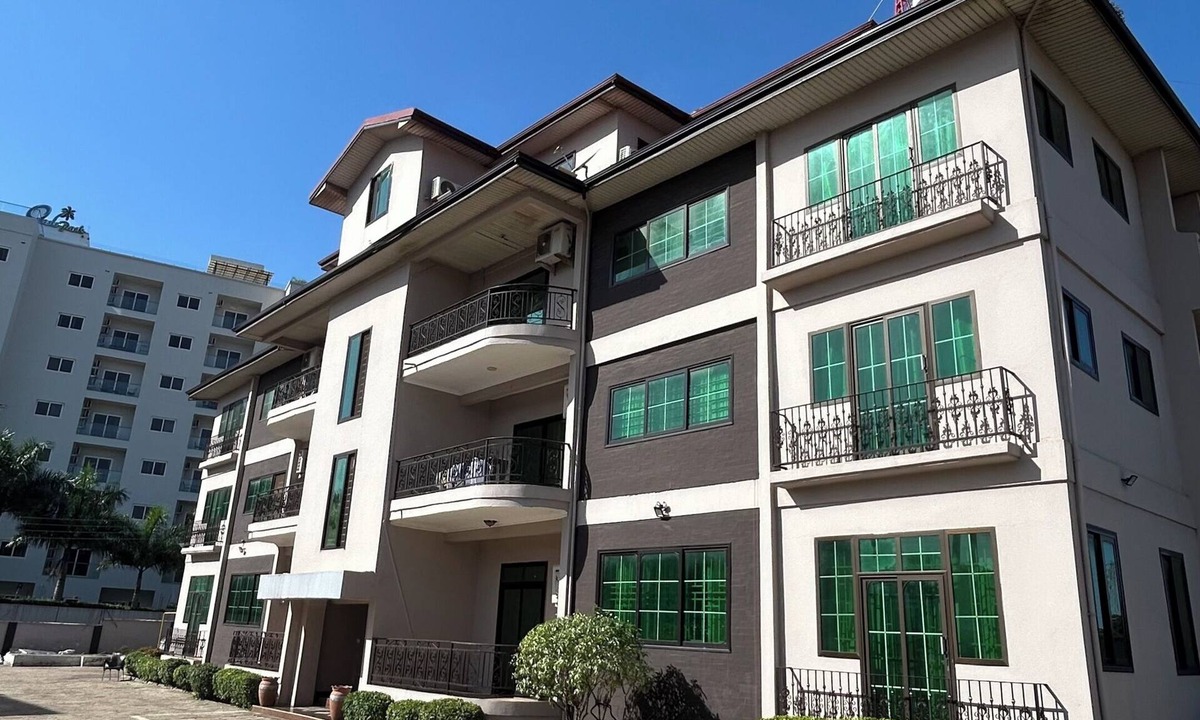 Accra Apartment | Modern Furnished 3-Bedroom Apartment in Accra with AC & Generator