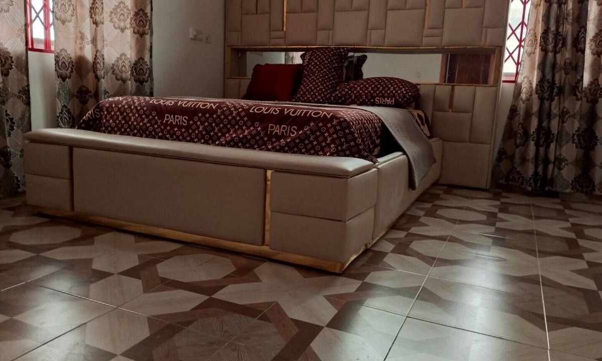 Roman Ridge Bed & Breakfast | Modest and spacious room