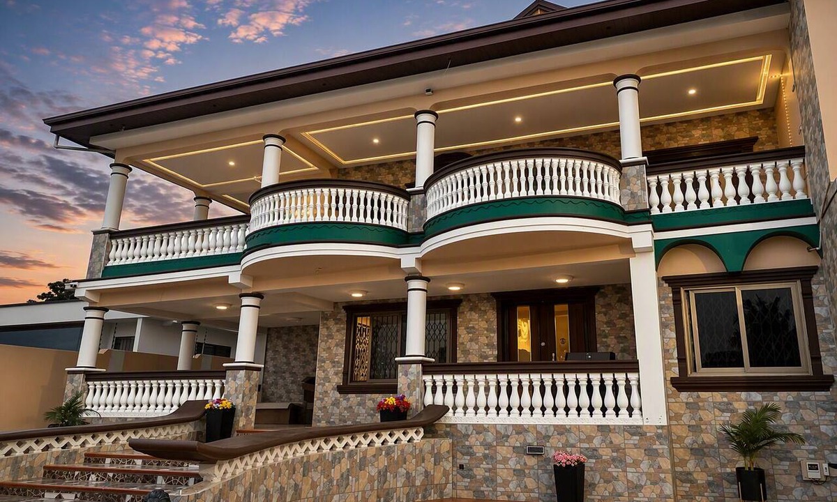 Kumasi House | NaMaé Luxe STAY. RELAX. EXPERIENCE LUXURY.