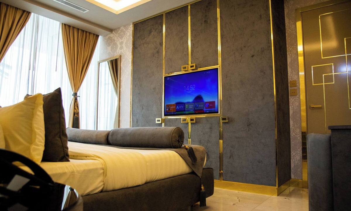 Osu Klottey Hotel | Number One Oxford Street Hotel & Suites