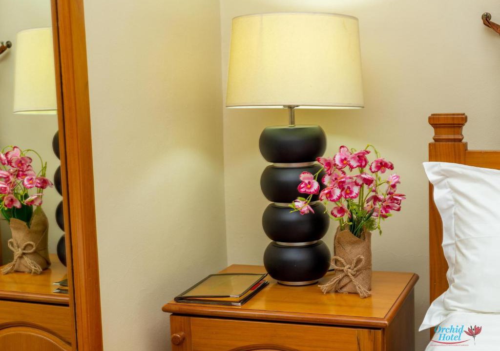 Accra Hotel | Oak Plaza Hotel East Legon