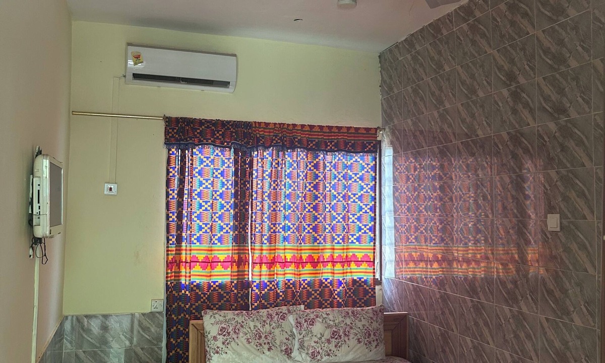 Pepease House | Oaks : Private Room 1