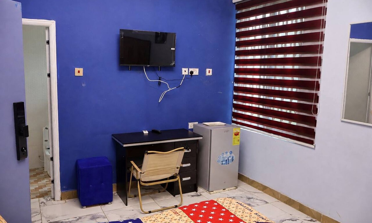 Koforidua Hotel | Pleasant 1-bedroom Queen with AC in vibrant Koforidua