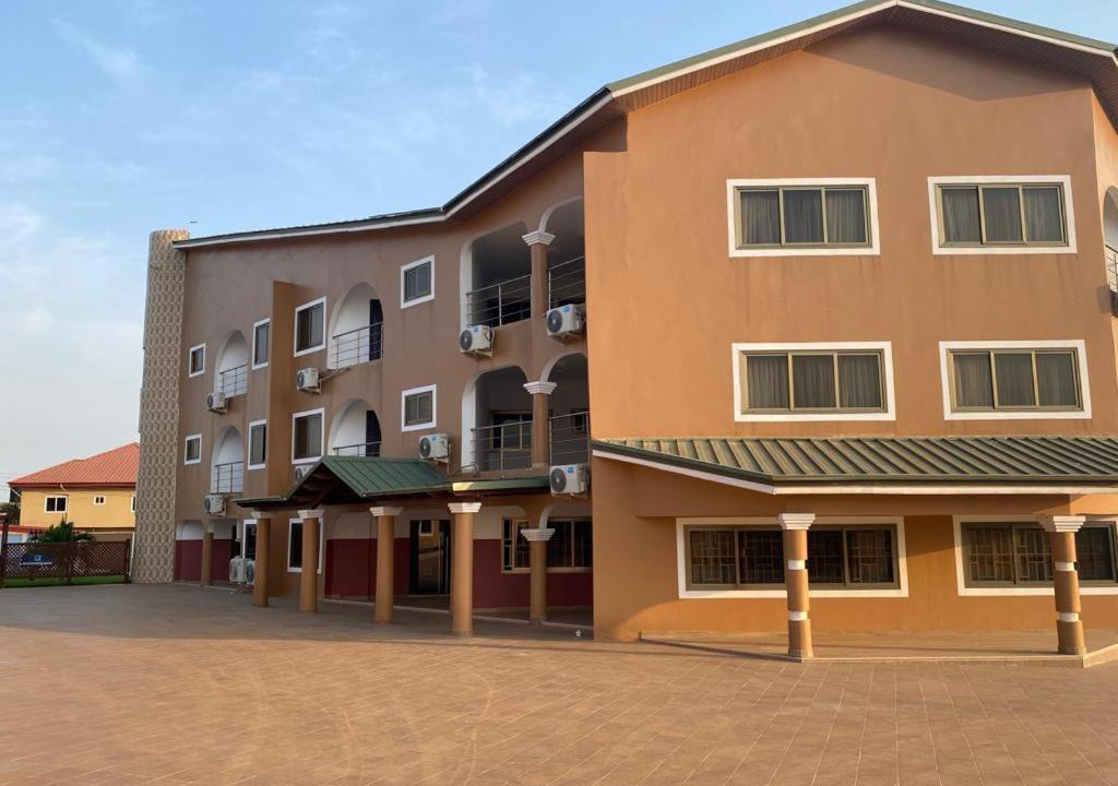 Adenta Hotel | Plush Royal Hotel