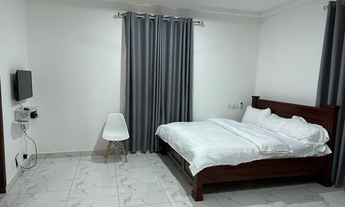 Adenta House | Private rooms in a cosy 4-bedroom house in a gated community
