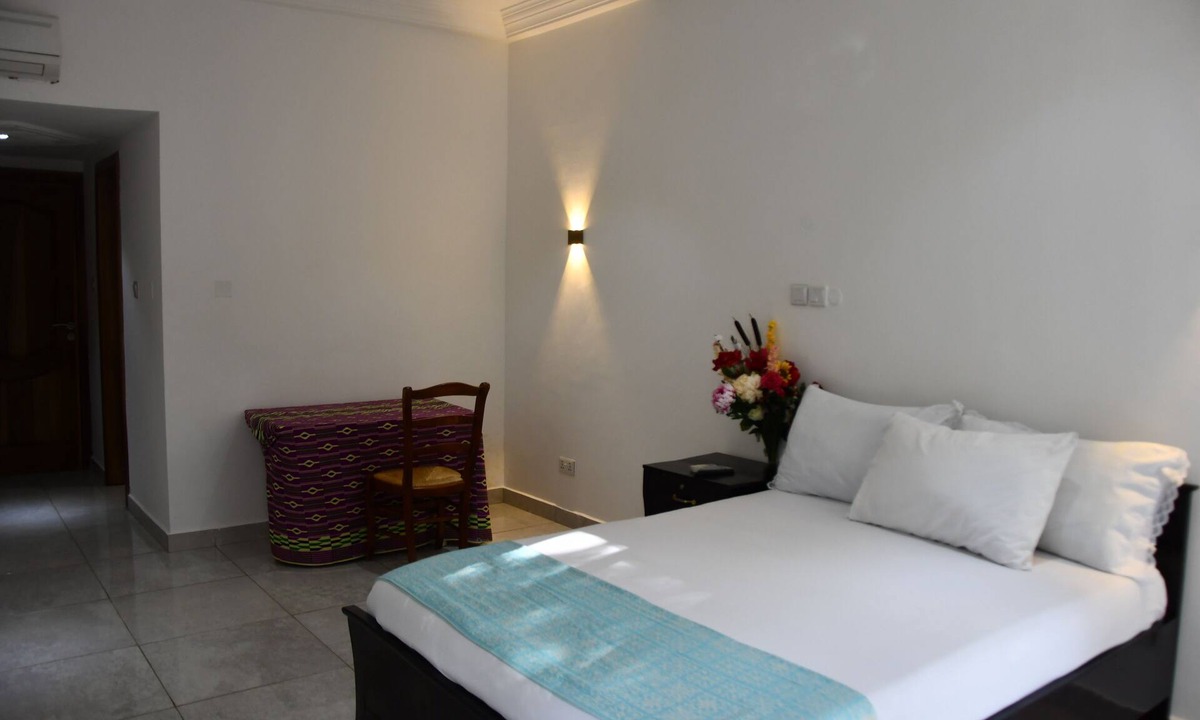 Akosombo Hotel | Raffin Royal Lodge