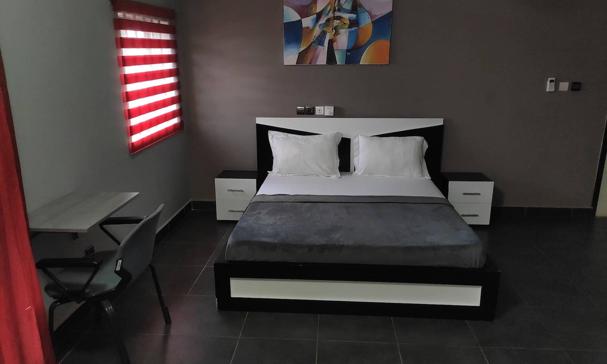 Lome Hotel | Royal Blue Guest House, Lomé Togo.