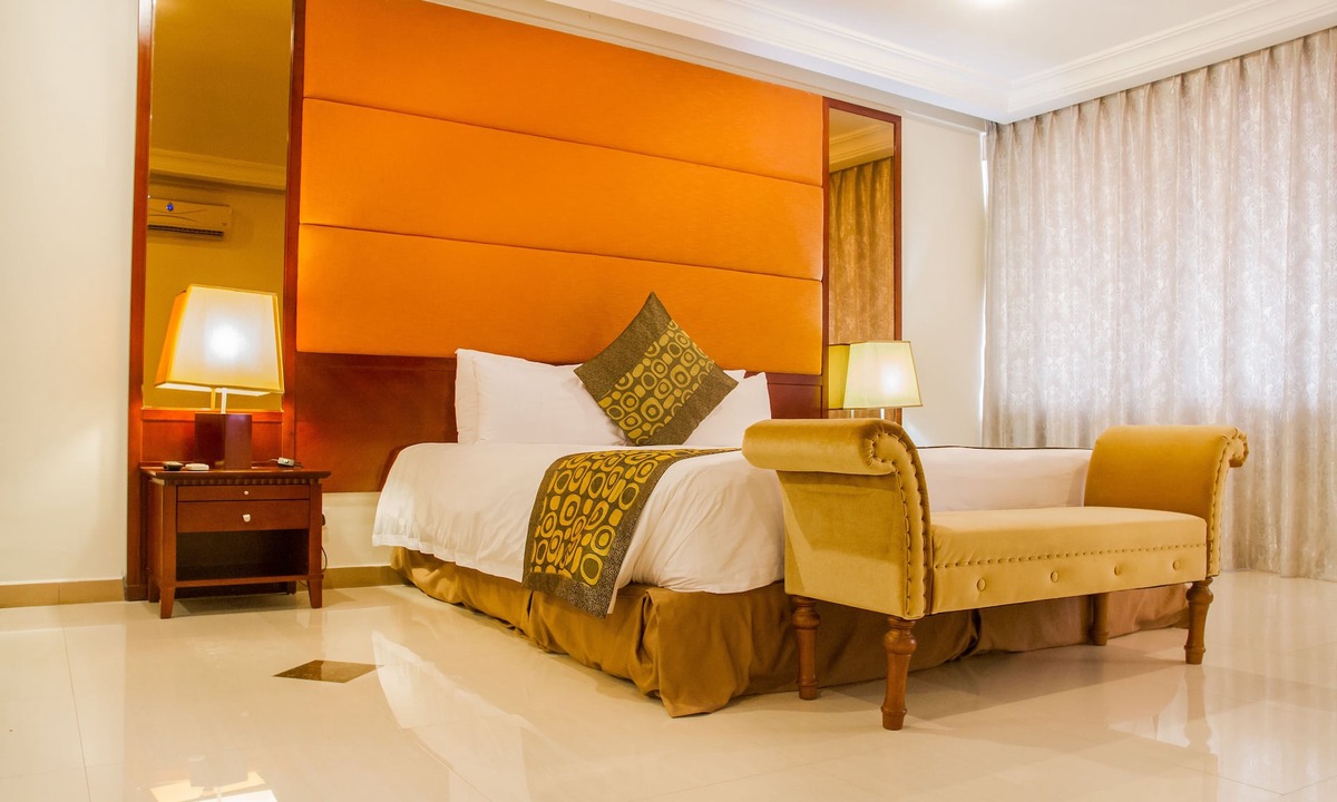 Nungua Hotel | Royal Nick Hotel