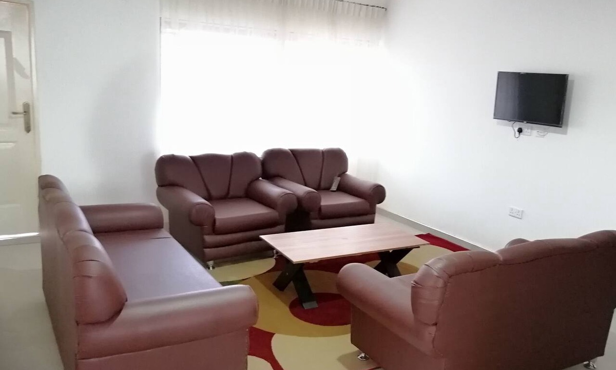 Kwabenyan House | Salomey Plaza