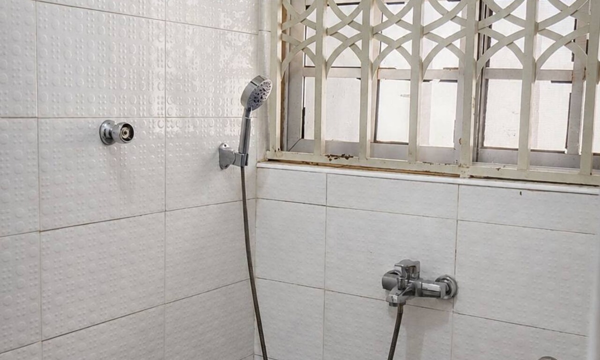 Ejisu House | Serene 1BR 1BT Wi-Fi Kitchen Laundry TV Wardrobe