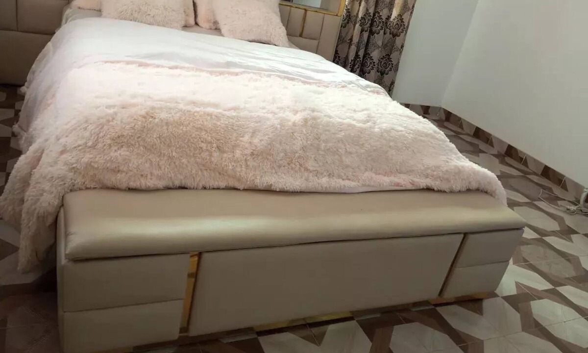 Roman Ridge Bed & Breakfast | Simple and elegant room